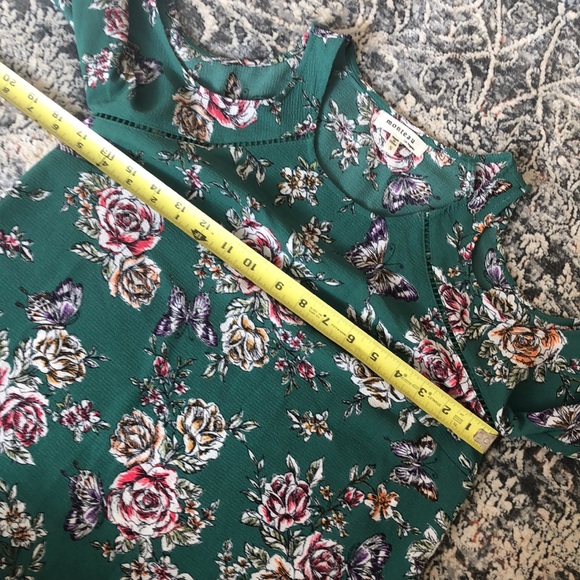 Francesca’s Cold Shoulder Top - Picture 7 of 8